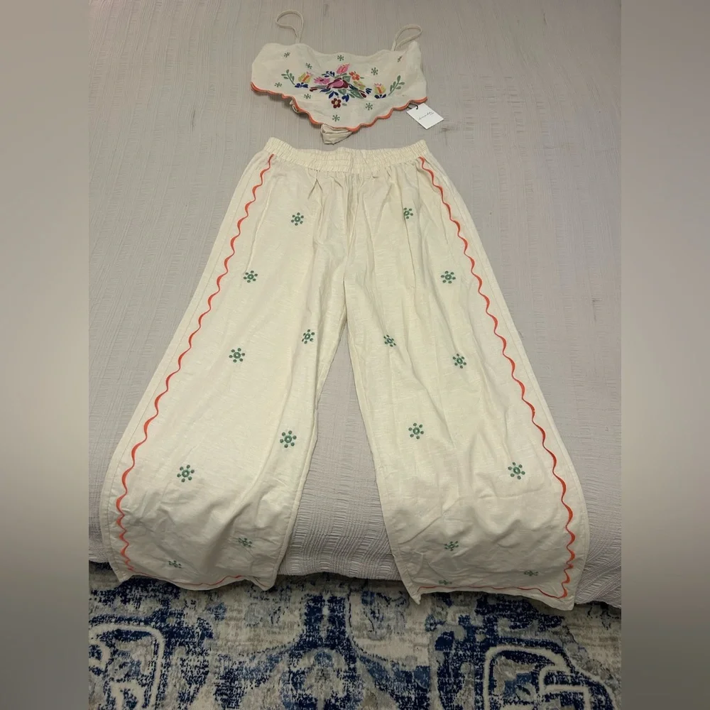 Boutique Embroidered Linen 2 Piece Set - Picture 5 of 9